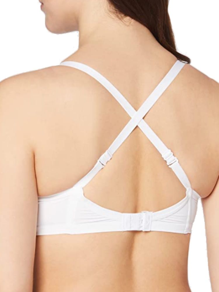 Wonderbra Invisible range, It's so comfortable with its soft cotton lined cups and microfiber and totally invisible under tight clothing ! This basic bra is essential to our lingerie wardrobe. Comfortable, with the push-up effect and really feminine.