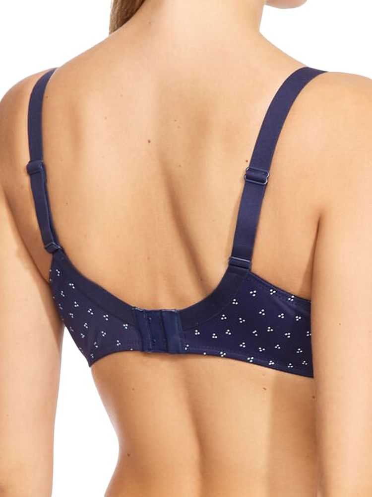 The perfect nursing bra that keeps you right on trend with the stylish, modern polka dot design. This nursing bra is comfortable and both the underwiring and double-layered cup offers great support when breast feeding.