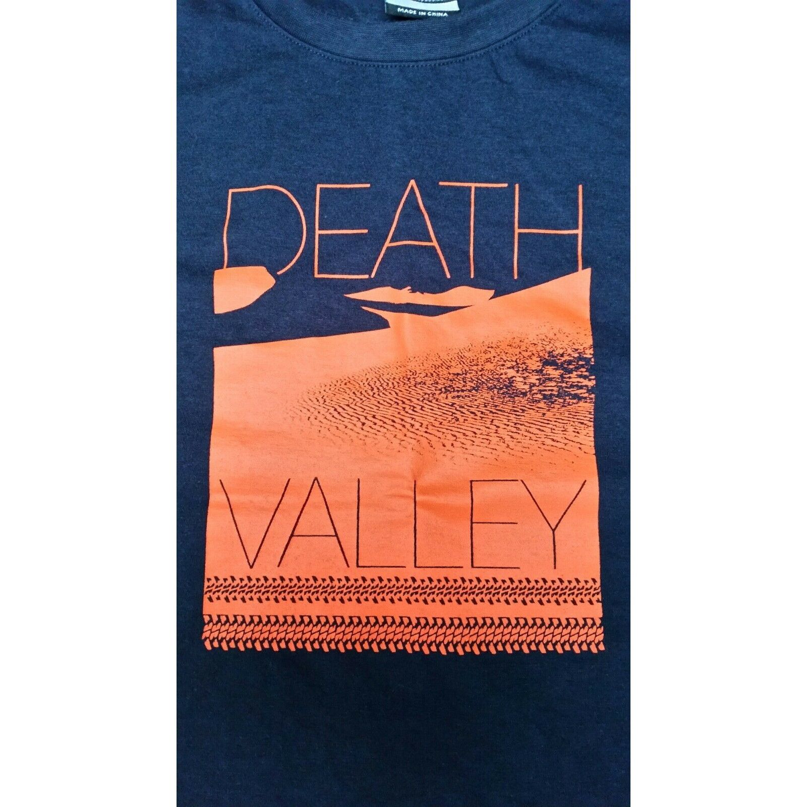 Round neck. Print on chest. 65% Polyester/35% Cotton. Trespass Mens Chest Sizing (approx): S - 35-37in/89-94cm, M - 38-40in/96.5-101.5cm, L - 41-43in/104-109cm, XL - 44-46in/111.5-117cm, XXL - 46-48in/117-122cm, 3XL - 48-50in/122-127cm.