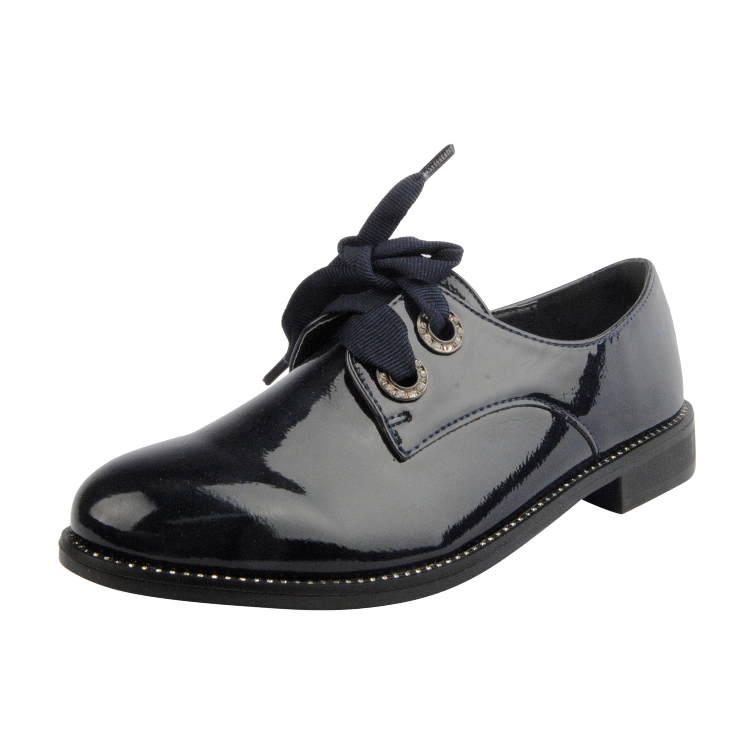 Lace Oxford Shoe and details in the eyelets. Anti-slip rubber floor. Interior exterior and template of synthetic material.