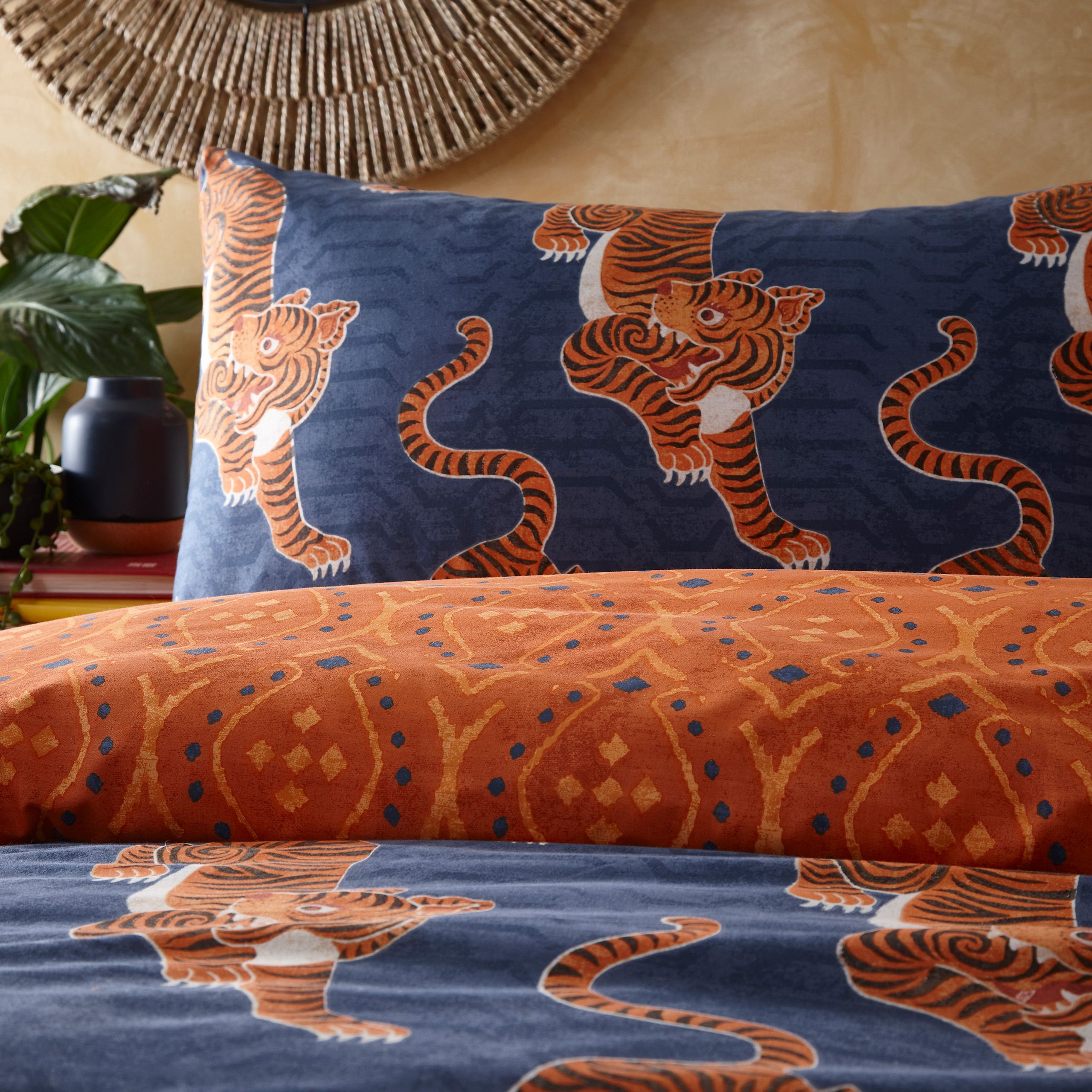 Add instant personality into your bedroom with this show stopping Tibetan Tiger bedding, featuring tribal-inspired prints and crawling tigers. Fully reversible design, so you can switch the look when you need to. Single size includes one matching pillowcase measuring 50 x 75cm (20