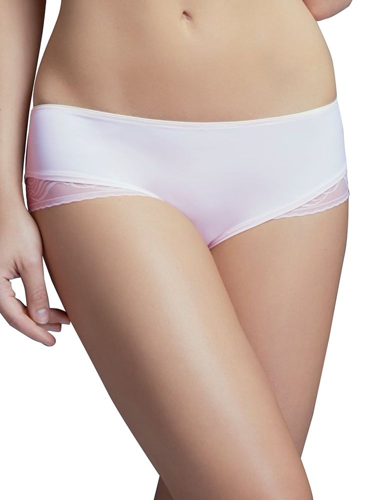 Ultimo Soft Comfort is a super soft short that feels like a second skin.  Striking contrast piping detail and a patterned see-through mesh sides provide a unique finish on this full coverage short.
