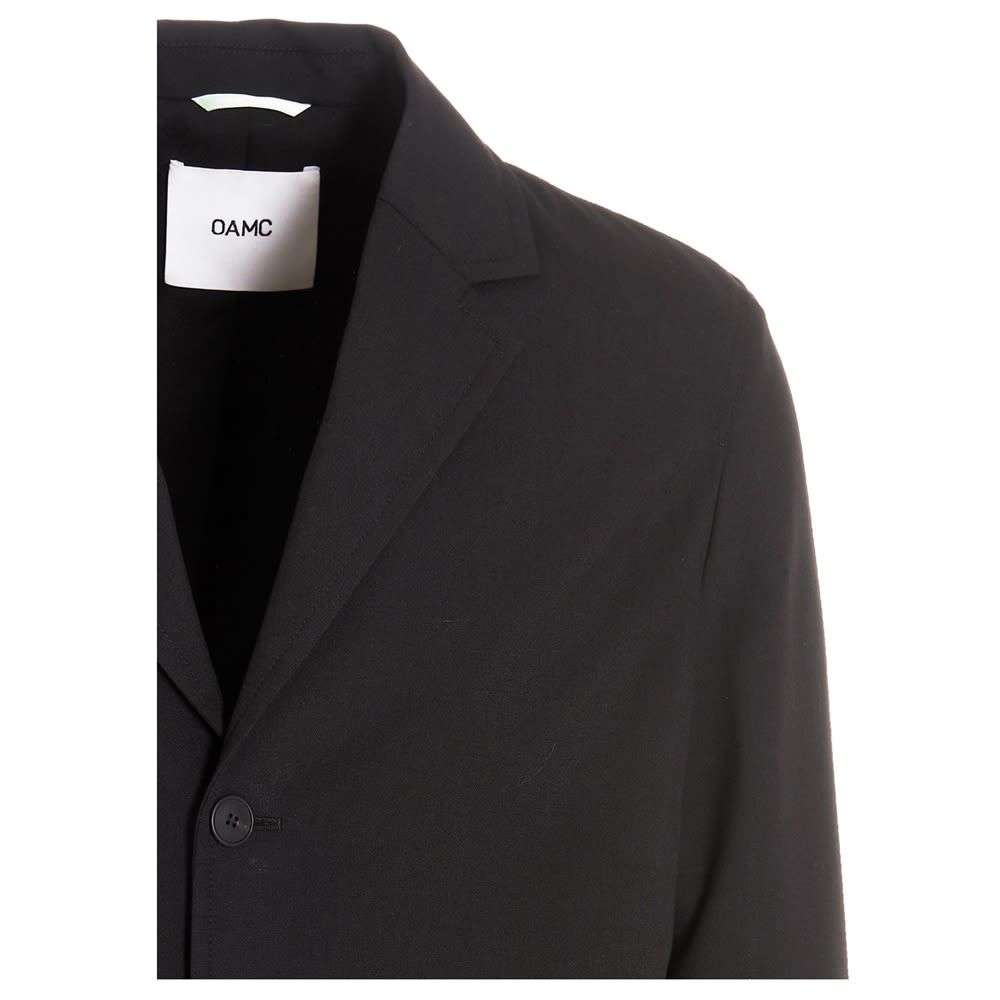 'Kern' three-button virgin wool blazer with notch lapels, patch pockets and a comfort fit.