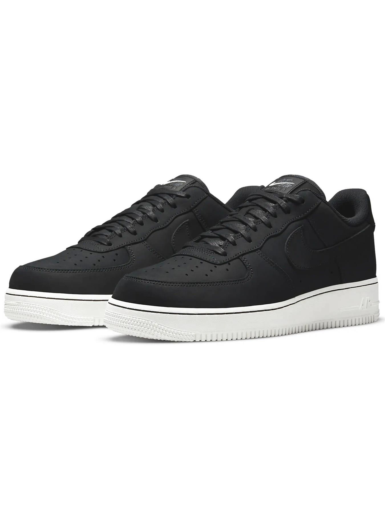 Refresh your Wardobe with these Nike Trainers, these Superb Trainers Features  Leather upper, a comfortable Synthetic lining And a Rubber Sole, These Trainers are Designed with Beautiful Logo, Perfect for Gym, Sports, Training and Walking, Good to use for Casual, workwear or any Outdoor event, these Trainers are very Lightweight and Comfortable.