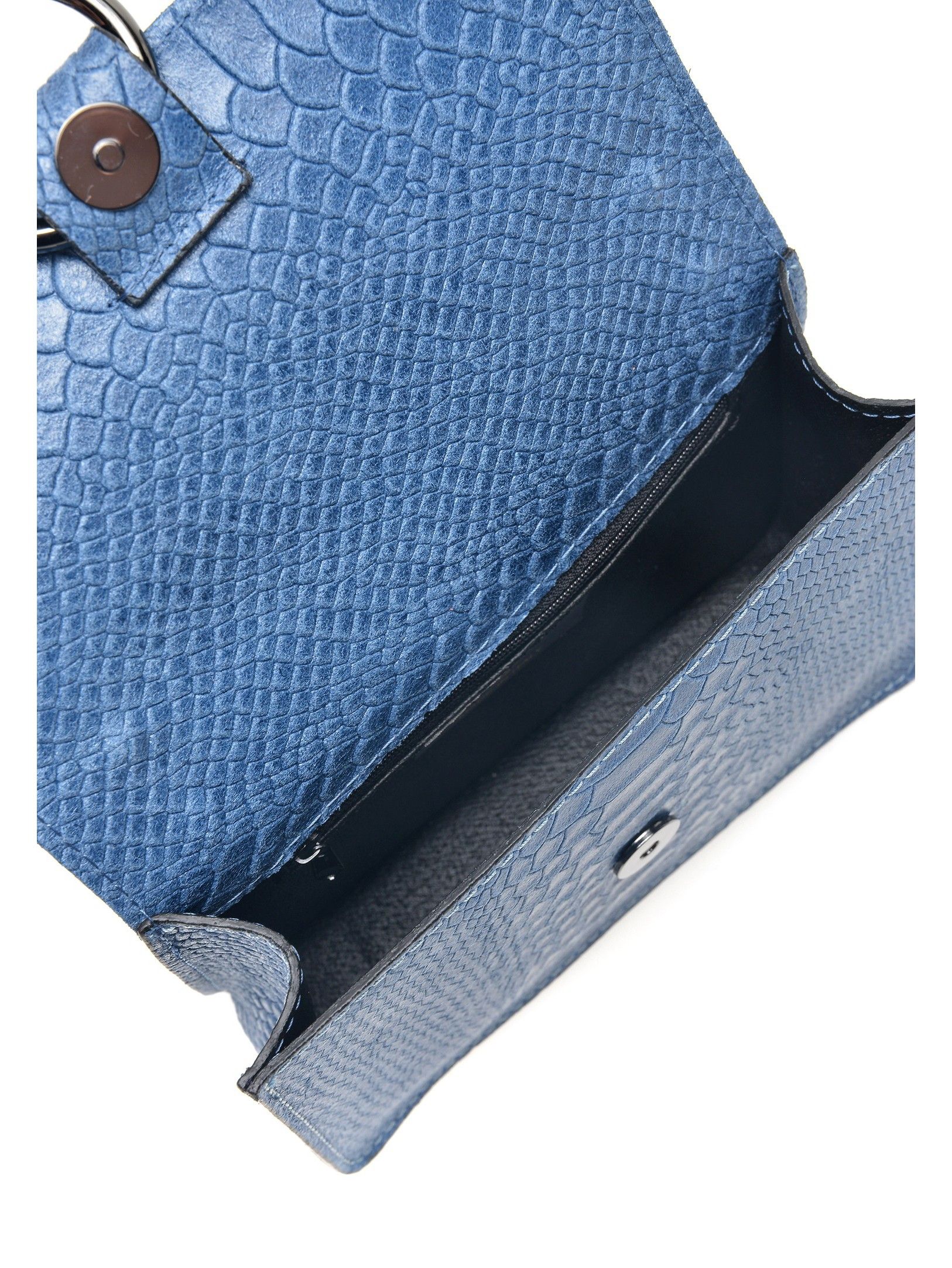 Shoulder Bag
100% cow leather
Chain shoulder strap
Magnetic clasp closure
Snake skin pattern
Interior zip pocket
Dimensions (L): 14x19.5x5 cm
Handle: /
Shoulder strap: 120 cm