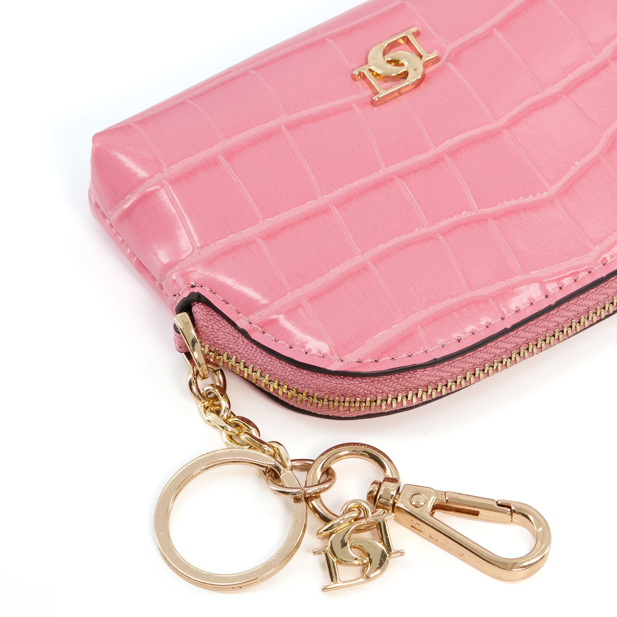 We believe small accessories are the building blocks of every outfit. Petite yet practical, this croc-effect purse features a lobster claw to attach to your keys or handbag.