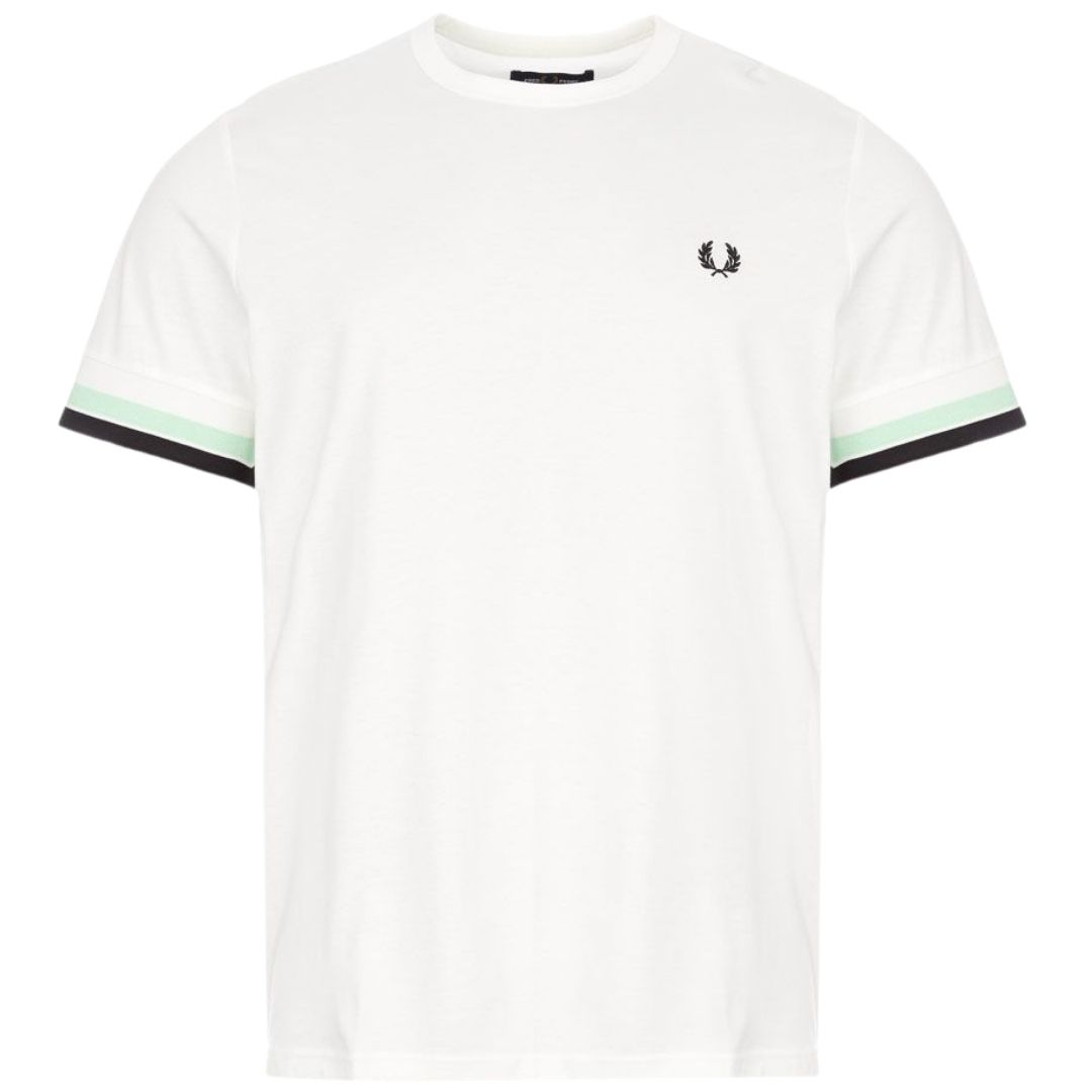 Fred Perry Bold Tipped M7539 313 White T-Shirt. Fred Perry White T-Shirt. 100% Cotton. Strip On Sleeve. Style: M7539 313. Regular Fit