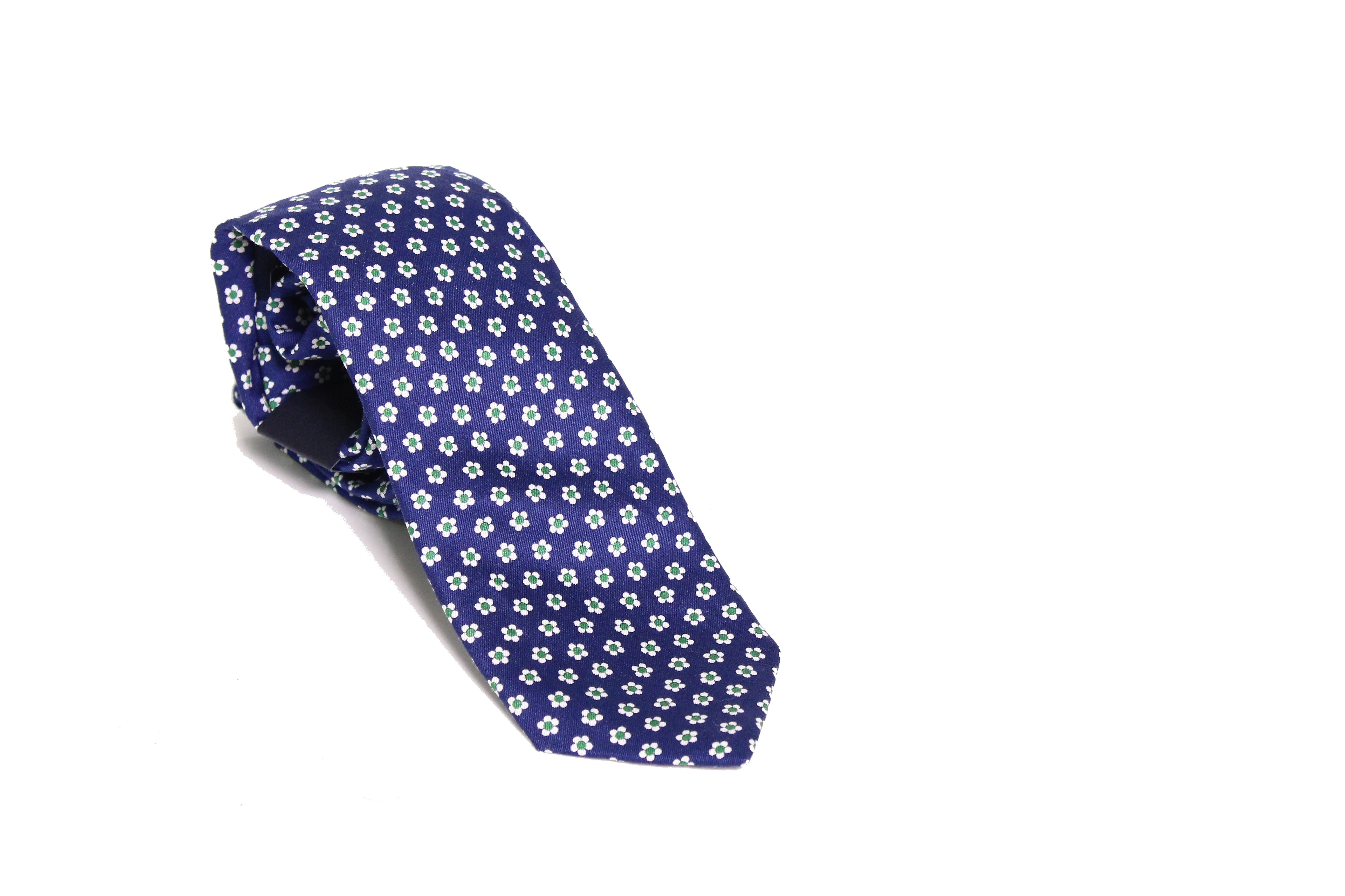 Color: Blues Size: One Size Pattern: Floral Type: Tie Width: Skinny (Material: 100% Cotton