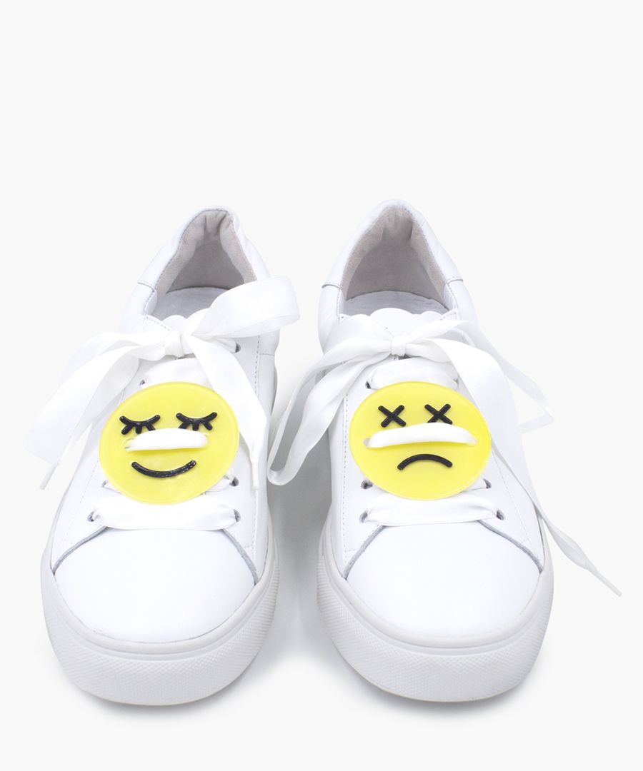 Smiley trainers patch set