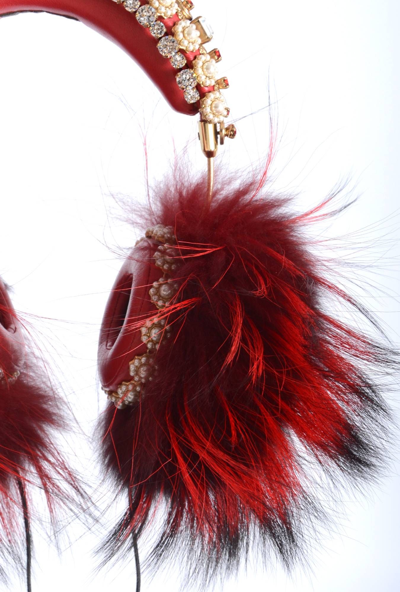 Dolce & Gabbana Women Fur and Jewels Headphone
BI0824 AL980
100% Lambskin