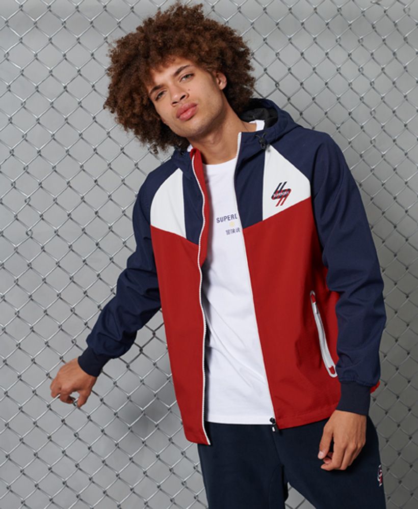 The echo beach colourblock jacket is a lightweight jacket perfect for adding some style into your jacket collection.zip fasteningbungee adjuster hood and hemtwo front zipped pocketscolourblock designembroidered logo
