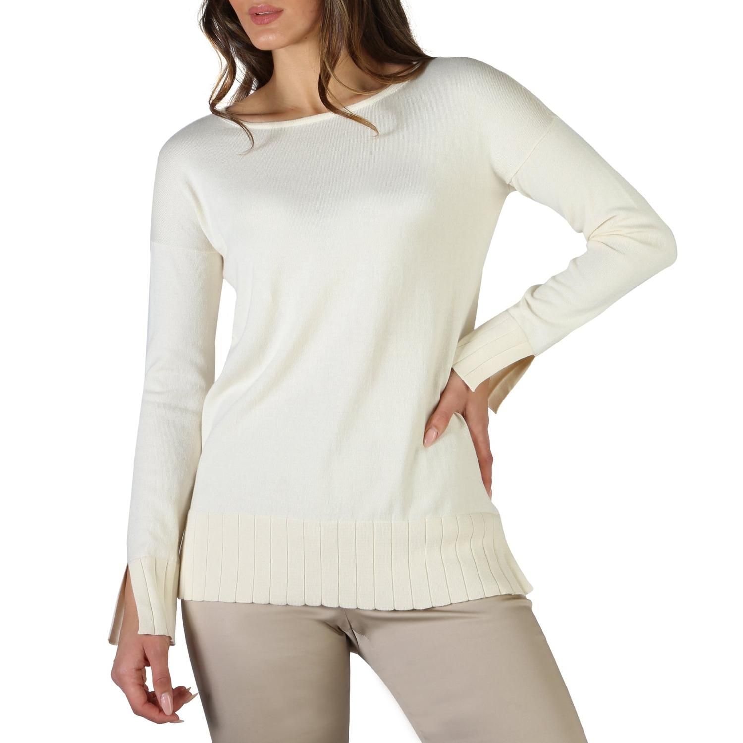 Made in: Italy   Gender: Woman   Type: Sweater   Sleeves: long 
  Neckline: wide   Material: cotton 100%   Pattern: solid colour   Washing: dry clean   Model height, cm:175   Model wears a size:M   Hems:ribbed