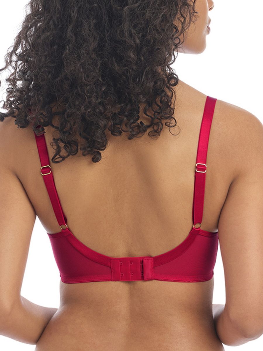 Freya Temptress Plunge bra is a perfect bra to spice up your lingerie drawer. It has a low centre detail and strapping detail.