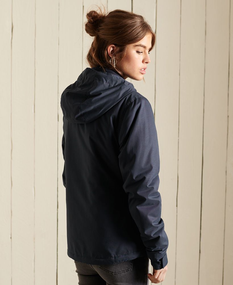 Wrap up and protect yourself from the harsh outdoor elements with our Ultimate Microfibre SD-Windcheater jacket. Functional, practical and adjustable, it's been designed with your needs in mind. Its microfibre material is soft-touch and elevates the comfort of this jacket.Slim fit – designed to fit closer to the body for a more tailored lookBungee cord adjustable hoodDouble layer, two-way zip fasteningStormseal external zipsRubberised zip pullersSeven pocket designHook and loop adjustable cuffsBungee cord adjustable hemDiamond quilt liningMicro-fleece lined inner collarRubberised Superdry logo