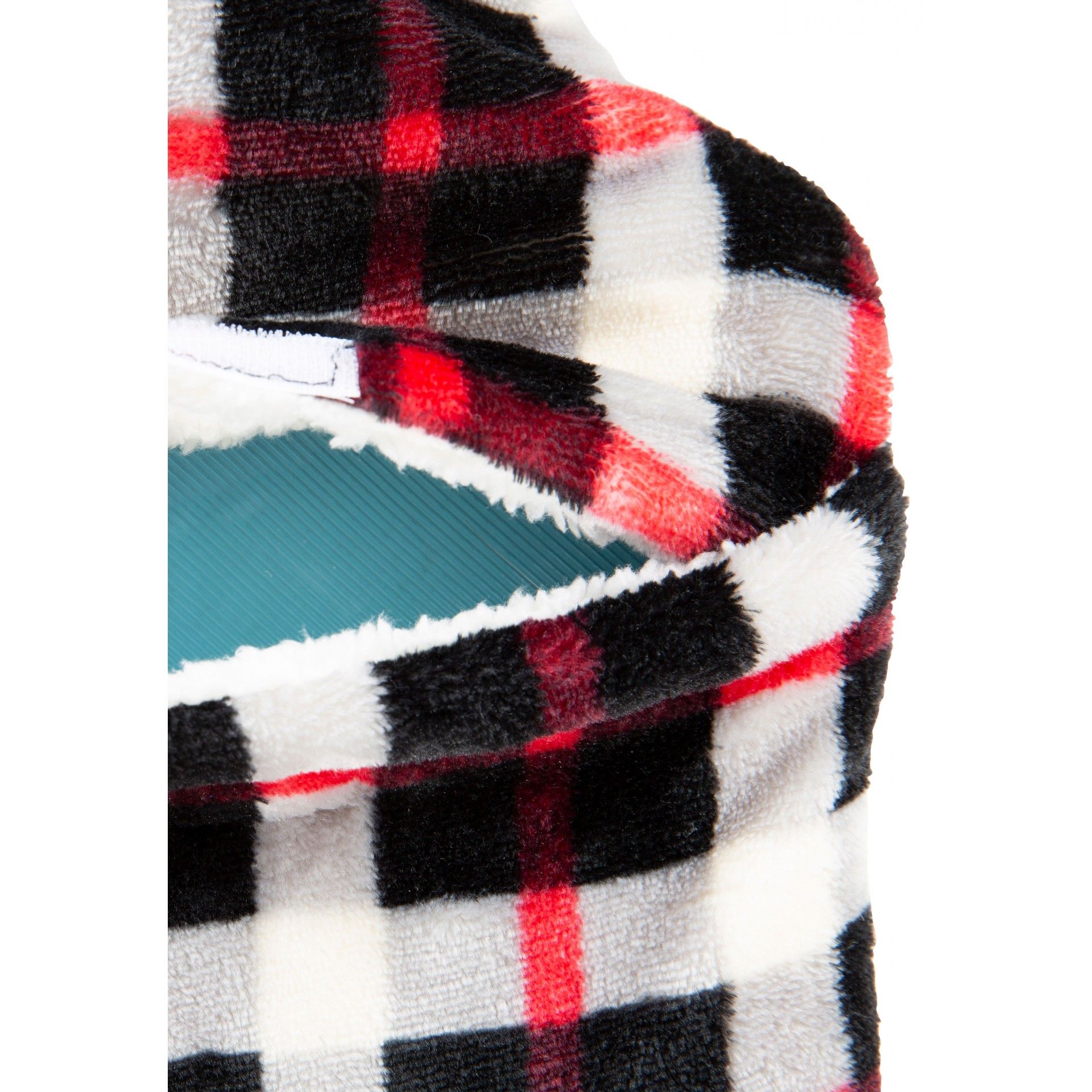 PVC hot water bottle. 2L capacity. 100% polyester cover. Sherpa fleece cover. Gift packaging. WARNING - HOT WATER BOTTLES CAN CAUSE BURNS. AVOID PROLONGED DIRECT CONTACT WITH THE SKIN.