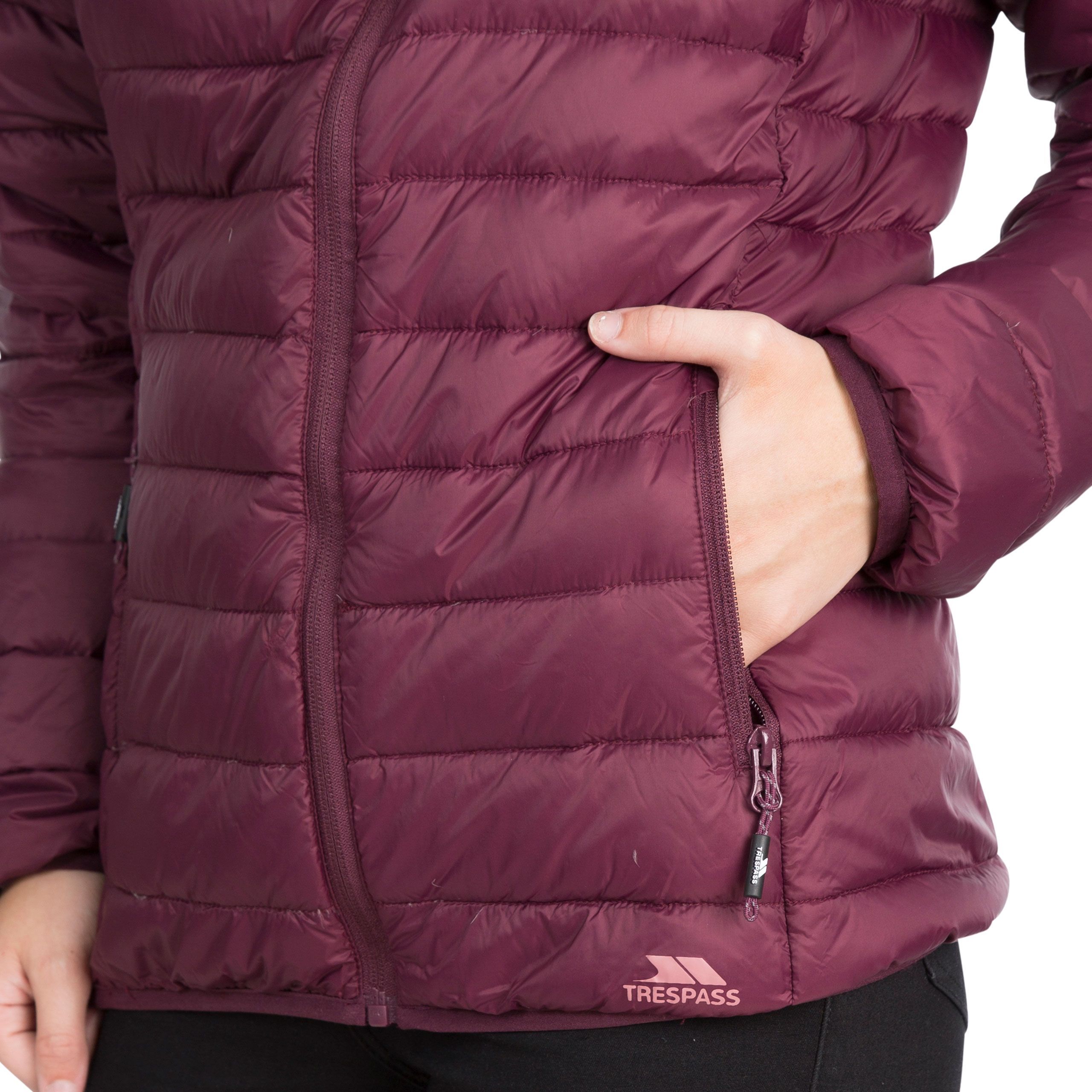 Ultra lightweight jacket with grown on hood and 2 lower zipped pockets. Low profile front zip. Stuff sack in pocket. Matching binding at hood, cuffs and hem. Shell: 100% polyamide. Lining: 100% polyamide. Filling: 90% down, 10% feathers. Trespass Womens Chest Sizing (approx): XS/8 - 32in/81cm, S/10 - 34in/86cm, M/12 - 36in/91.4cm, L/14 - 38in/96.5cm, XL/16 - 40in/101.5cm, XXL/18 - 42in/106.5cm.