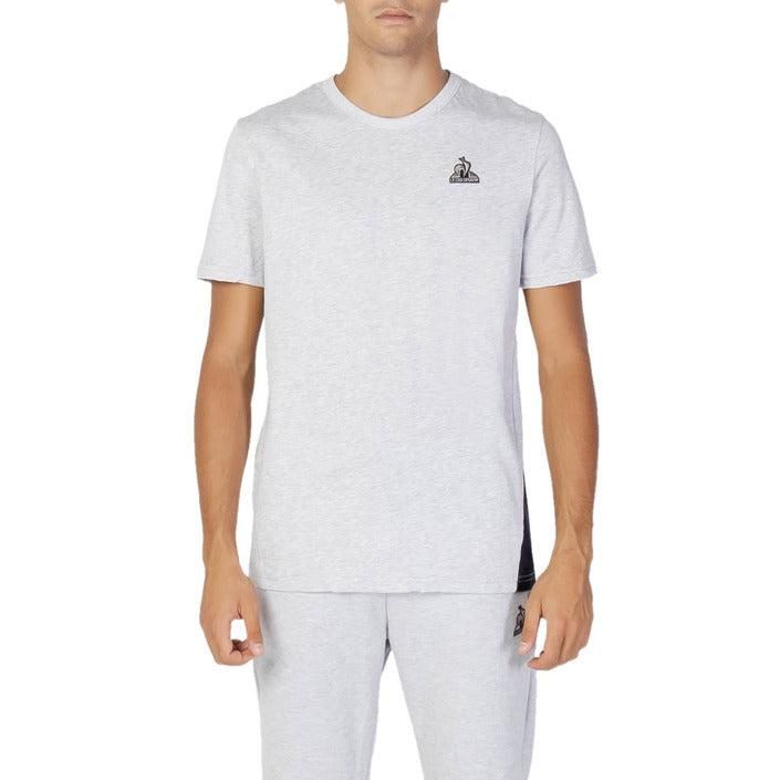 Brand: Le Coq Sportif
Gender: Men
Type: T-shirts
Season: Fall/Winter

PRODUCT DETAIL
• Color: grey
• Pattern: plain
• Sleeves: short
• Neckline: round neck

COMPOSITION AND MATERIAL
• Composition: -100% cotton 
•  Washing: machine wash at 30°