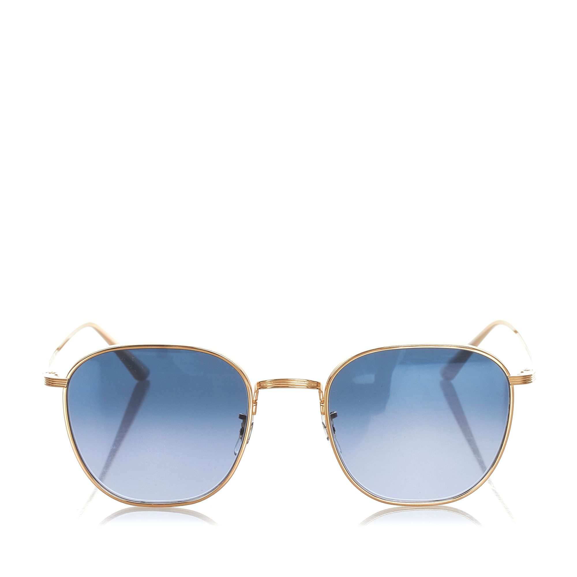 VINTAGE. RRP AS NEW. These sunglasses feature a metal body with tinted lenses.
Dimensions:
Length 4.3cm
Width 13cm

Original Accessories: Dust Bag

Color: Blue x Gold
Material: Metal x Others
Country of Origin: Japan
Boutique Reference: SSU118698K1342


Product Rating: VeryGoodCondition