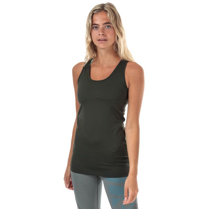 Womens adidas x Universal Standard Long Top in legend earth.<BR><BR>- Scoop neck.<BR>- Sleeveless construction provides ventilation.<BR>- adidas Badge of Sport logo printed above left hem.<BR>- Extra long length.<BR>- TIght fit.<BR>- Measurement from shoulder to hem: 27“ approximately.  <BR>- 85% Polyester  15% Elastane.  Machine washable.<BR>- Ref: FJ7446<BR><BR>Measurements are intended for guidance only.