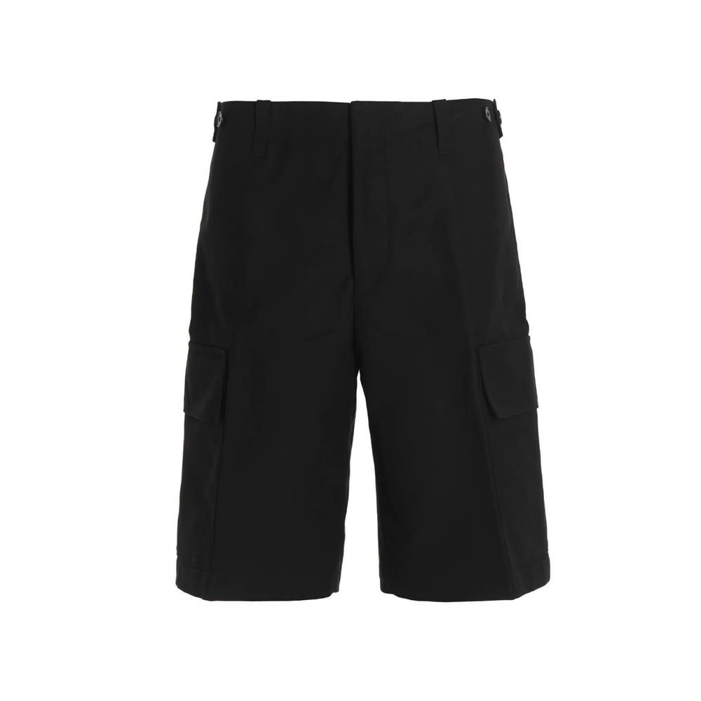 Heavy cotton cargo bermuda shorts with side pockets.