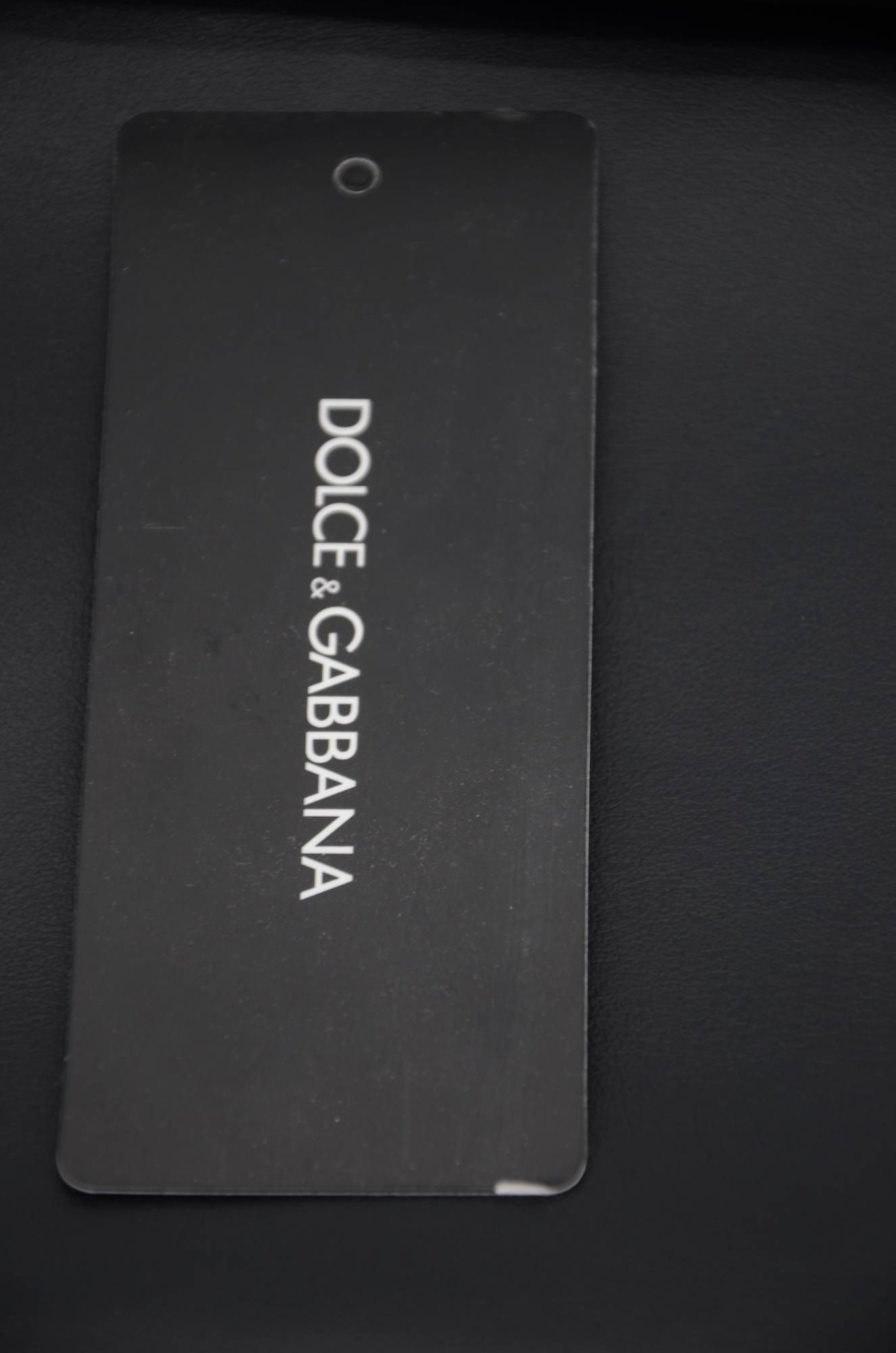 Dolce & Gabbana Men Leather Clutch Bag
With Dolce & Gabbana Logo
33 x 22,5 x 1 cm