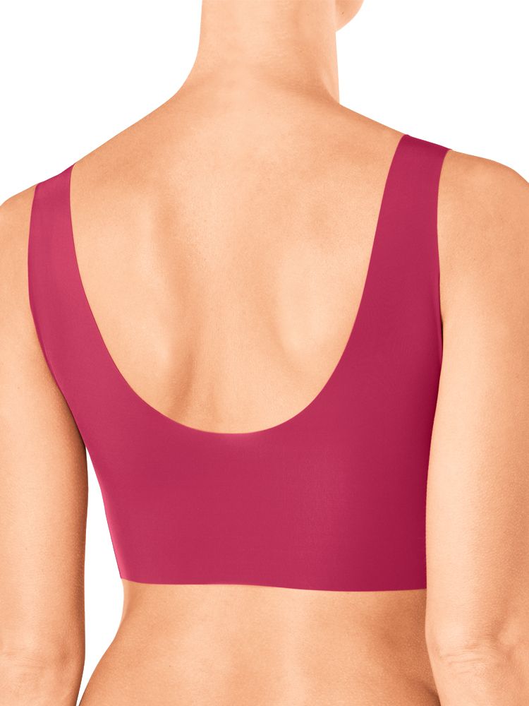 Sloggi ZERO Feel range is made from a luxuriously soft, lightweight fabric made from multi-stretch Japanese fabric for an ‘unfeelable feeling’ and complete comfort.  Featuring flat edges and flat dot-bonded seams for an invisible and no VPL look under clothing. This bralette features soft removable padded cups for a flattering fit.  Complete with re-enforced dot-bonding on the straps and on the under bust band. Perfect for everyday wear and ultimate comfort as the fabric does not dig in.