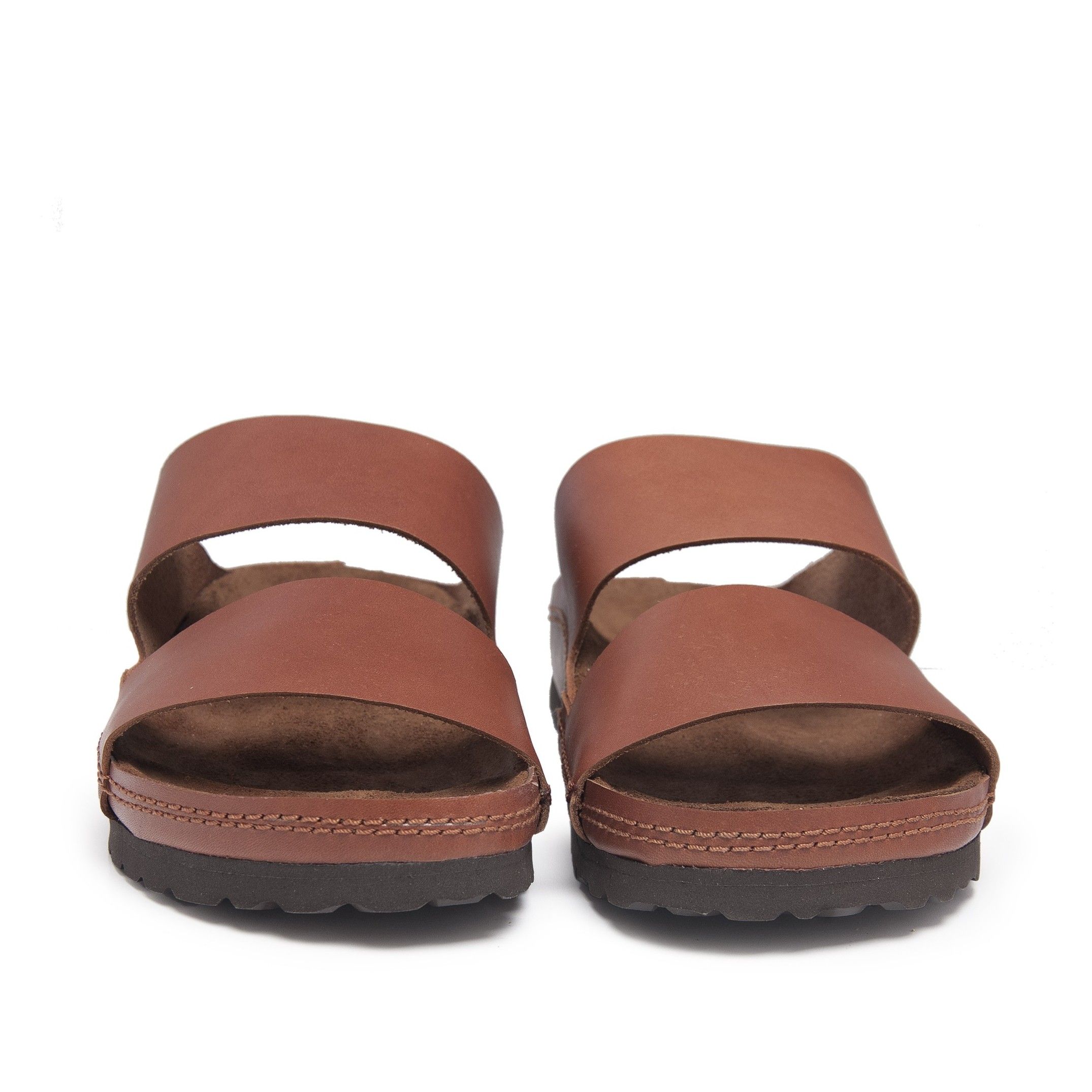 Bio sandal wide leather strips. Upper and inner made of leather. Insole: leather. Sole: EVA. This product is manufactured in Spain.