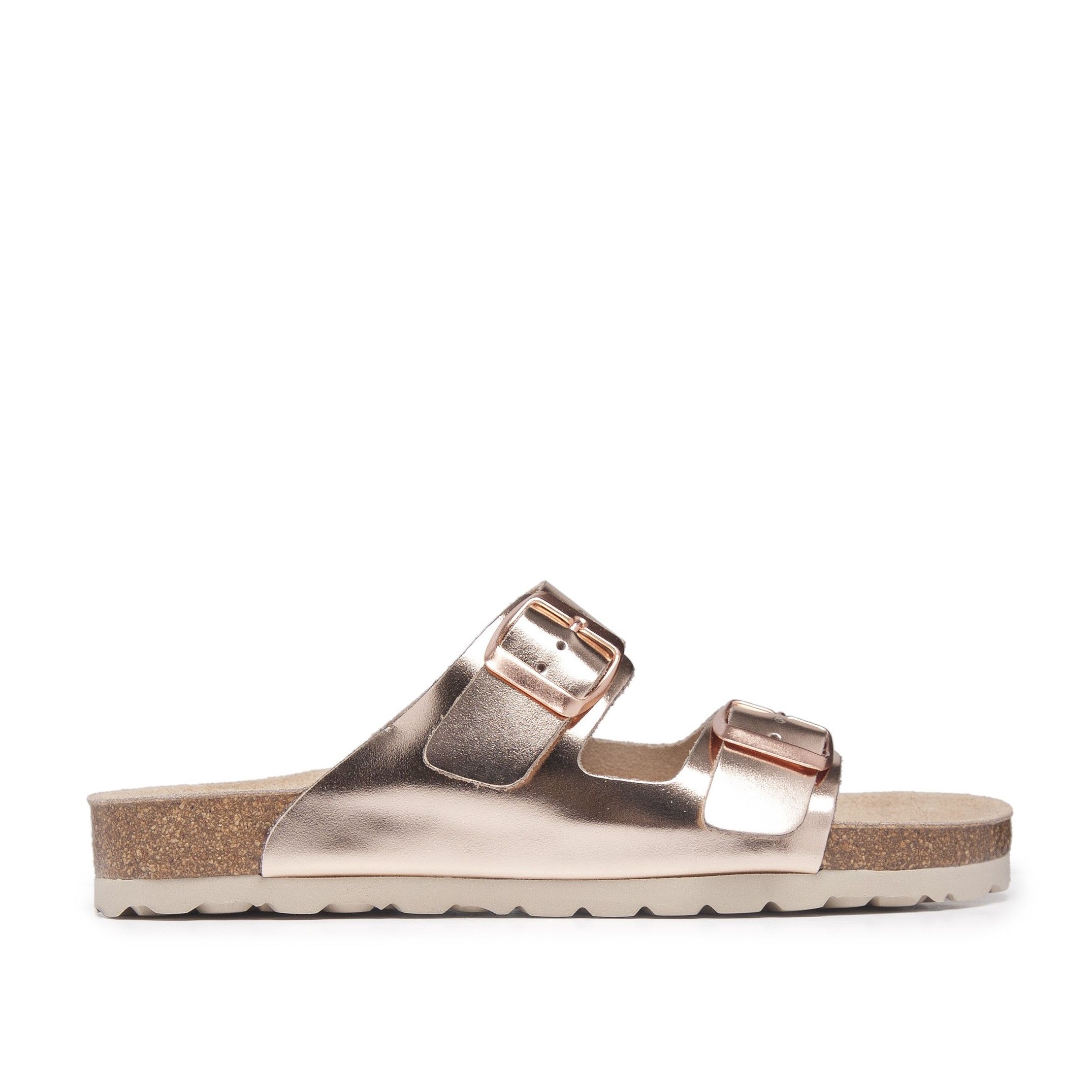 Bio sandal with double leather buckle. Adjustable metal buckle. Upper and inner made of leather. Insole: leather. Platform: 1 cm. Sole: EVA. This product is manufactured in Spain.