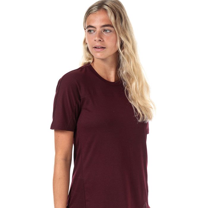 Womens adidas x Universal Standard Performance T-Shirt in maroon.<BR><BR>- climalite fabric sweeps sweat away from your skin.<BR>- Crew neck.<BR>- Short sleeves.<BR>- Curved hem.<BR>- adidas Badge of Sport logo printed above left hem.<BR>- Regular fit.<BR>- Measurement from shoulder to hem: 23“ approximately.  <BR>- 97% Polyester  3% Elastane.  Machine washable.<BR>- Ref: FJ7429<BR><BR>Measurements are intended for guidance only.