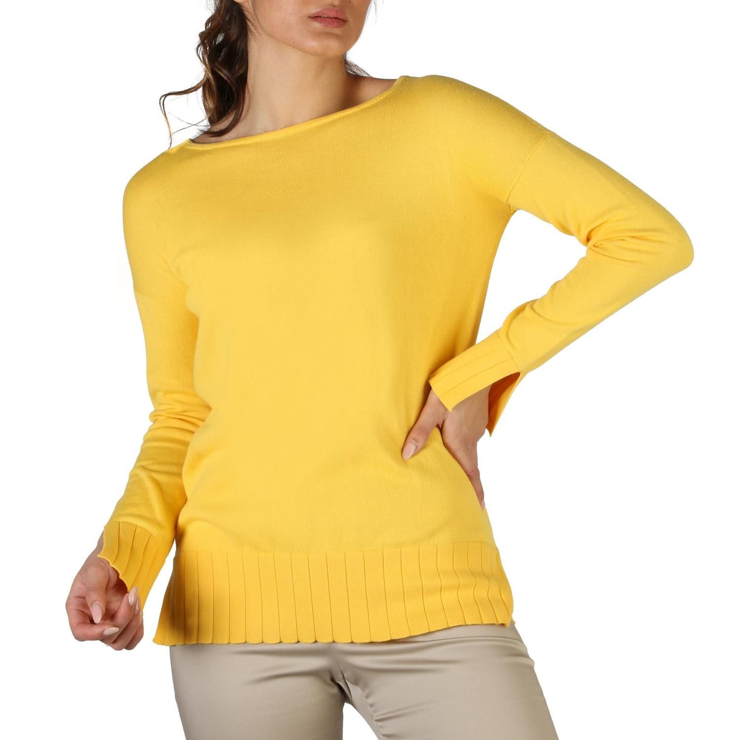 Made in: Italy   Gender: Woman   Type: Sweater   Sleeves: long   Neckline: wide   Material: cotton 100%   Pattern: solid colour   Washing: dry clean   Model height, cm: 175   Model wears a size: M   Hems: ribbed