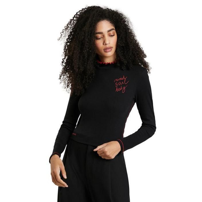 Brand: Desigual
Gender: Women
Type: Knitwear
Season: Fall/Winter

PRODUCT DETAIL
• Color: black
• Pattern: print
• Sleeves: long
• Neckline: round neck

COMPOSITION AND MATERIAL
• Composition: -76% cotton -2% elastane -22% polyester 
•  Washing: machine wash at 30°