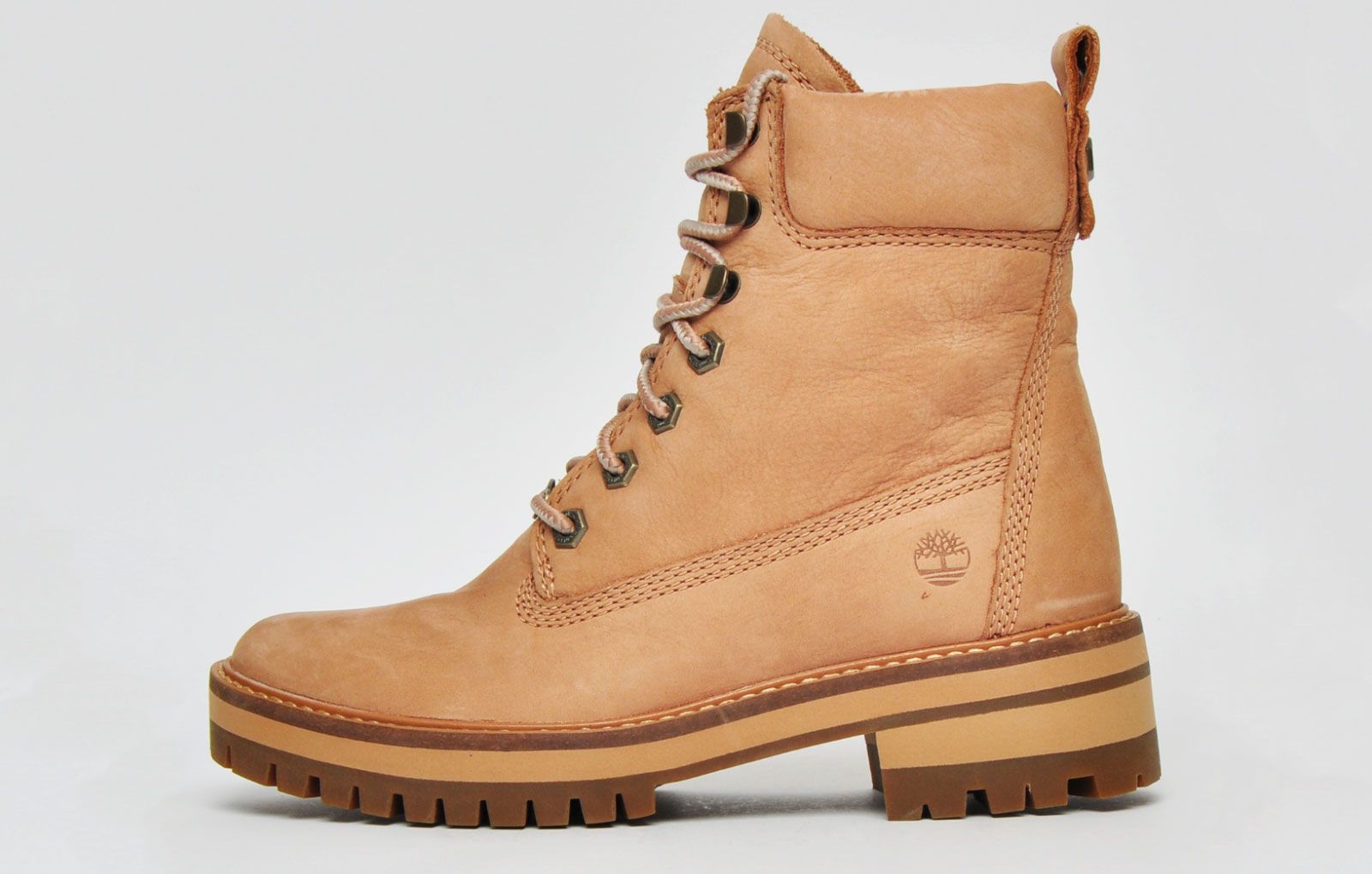 Taking inspiration from an Italian designer Timberland have created the Courmayeur Valley 6 Inch womens boot in a stunning design.
 Featuring premium nubuck leather in a subtle textured design with contrasting colour lines around the outsole for visual impact
 Engineered to be lightweight and easy to walk in, the Courmayeur Valley features a rugged cleated sole for superior grip and are finished with a wool/cotton herringbone lining, and a padded ankle collar for supreme comfort
 - Nubuck leather upper
 - OrthoLite footbed for cushioning and support
 - Padded collar cushions the ankle
 - Two-part flex insole
 - Secure lace up system
 - EVA midsole offers shock absorption and all-day cushioning
 - Rubber outsole keeps things steady underfoot
 - Timberland branding throughout
 Please Note : These Timberland Boots / Shoes are sold as B grades which means there may be some cosmetic issues on the shoe and they come in a Timberland box. They are all unworn and unused and brand new. Possible cosmetic imperfections could range from natural colour variations in leathers,texture differences in the leather, there may be possible scuffs, cuts, nicks etc in the leather which in most cases after several wears will become practically unnoticeable to the eye. Some items may be missing their original tags which should be attached to the shoes and some boxes may be slightly worn, damaged or could have been taped. Expresstrainers has checked every pair of these Timberland shoes and in our opinion at these heavily reduced prices all are very saleable. All shoes are guaranteed against fair wear and tear and offer a substantial saving against the normal high street price. The overall function or performance of the shoe will not be affected by cosmetic issues. B Grades are original authentic products released by the brand manufacturer with their approval at greatly reduced prices. If you are unhappy with your purchase, we will be more than happy to take the shoes back from you and issue a full refund.