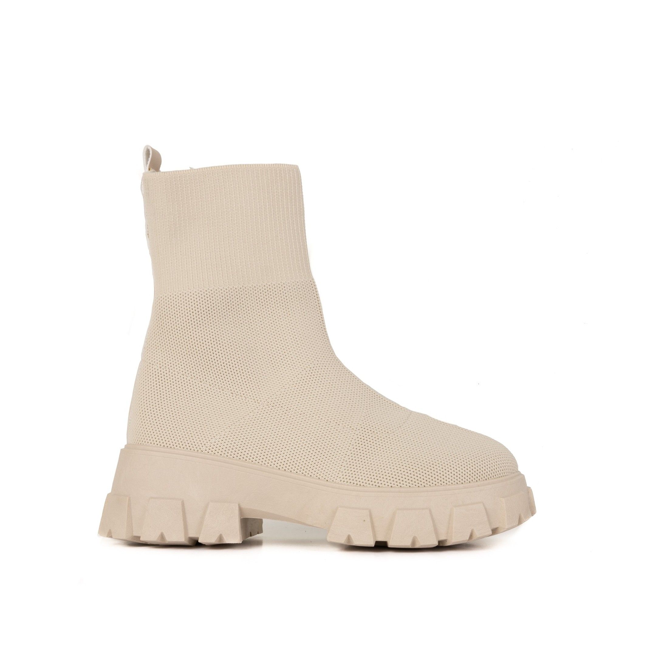 Sock ankle boot by María Barceló. Closure: elastic. Upper: textile. Inner: textile. Insole: textile. Sole: non-slip. Heel: 3 cm.