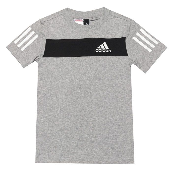Infant Boys adidas Sport ID T-Shirt  Grey. <BR><BR>- Regular fit is wider at the body  with a straight silhouette. <BR>- Ribbed crewneck.<BR>- short sleeves. <BR>- Printed branding on chest.<BR>- 100% cotton single jersey. Machine washable.<BR>- Ref: ED6502I