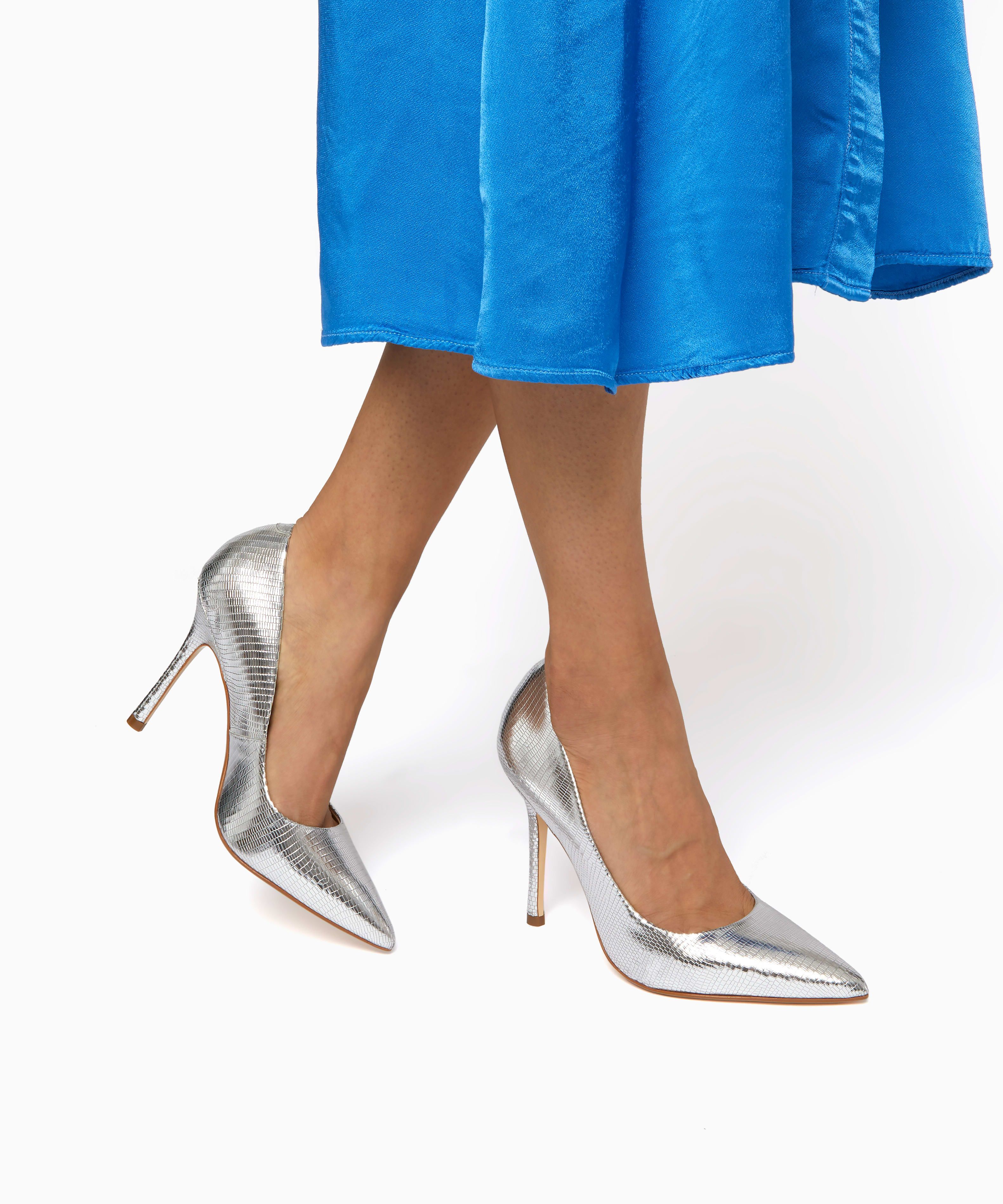 Office or going out, these heels are the perfect styles to elevate your outfit. Working on a classic court style with a sophisticated pointed to, they rest on a slim stiletto heel for an effortlessly chic finish.