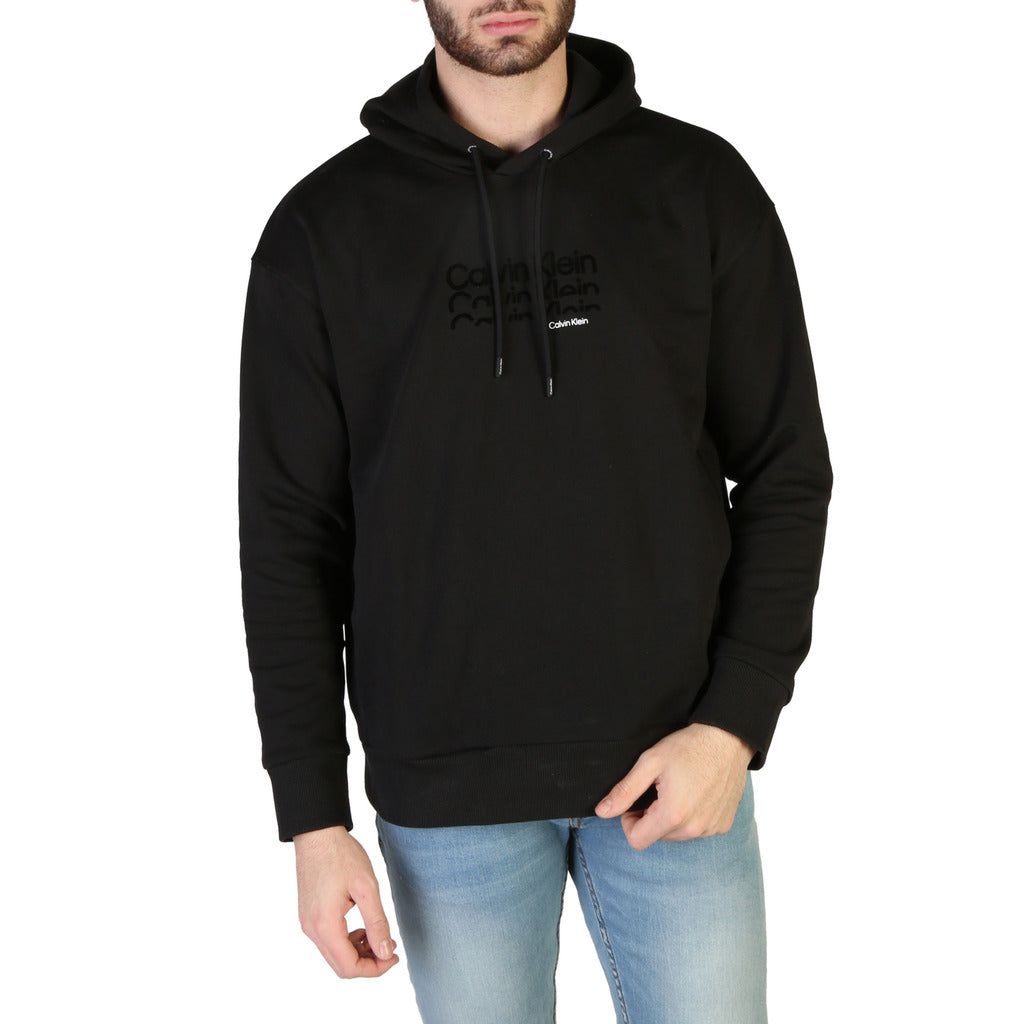 Collection: Spring/Summer   Gender: Man   Type: Sweatshirt   Sleeves: long   External pockets: 2   Material: cotton 100%   Pattern: solid colour   Washing: wash at 30° C   Model height, cm: 185   Model wears a size: L   Hood: fixed   Hems: ribbed   Details: visible logo