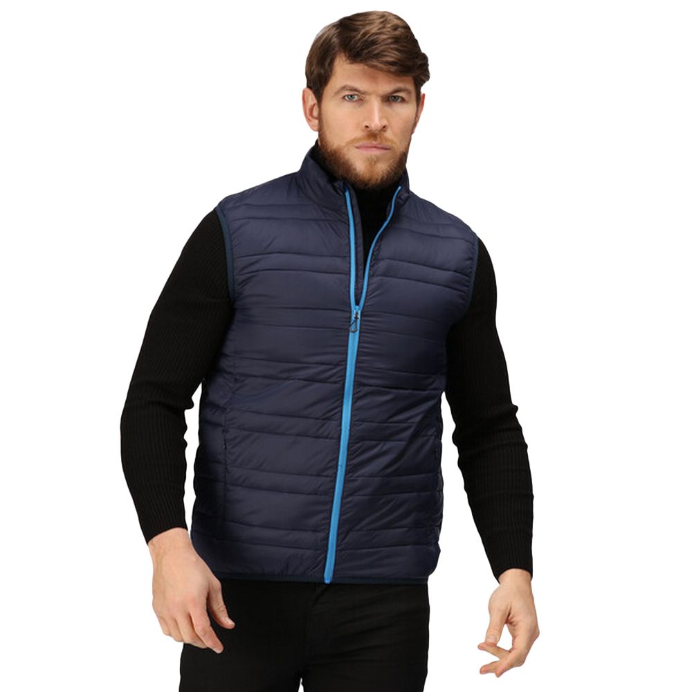 100% polyamide. Water repellent finish. 2 zipped lower pockets. Down touch performance insulation.