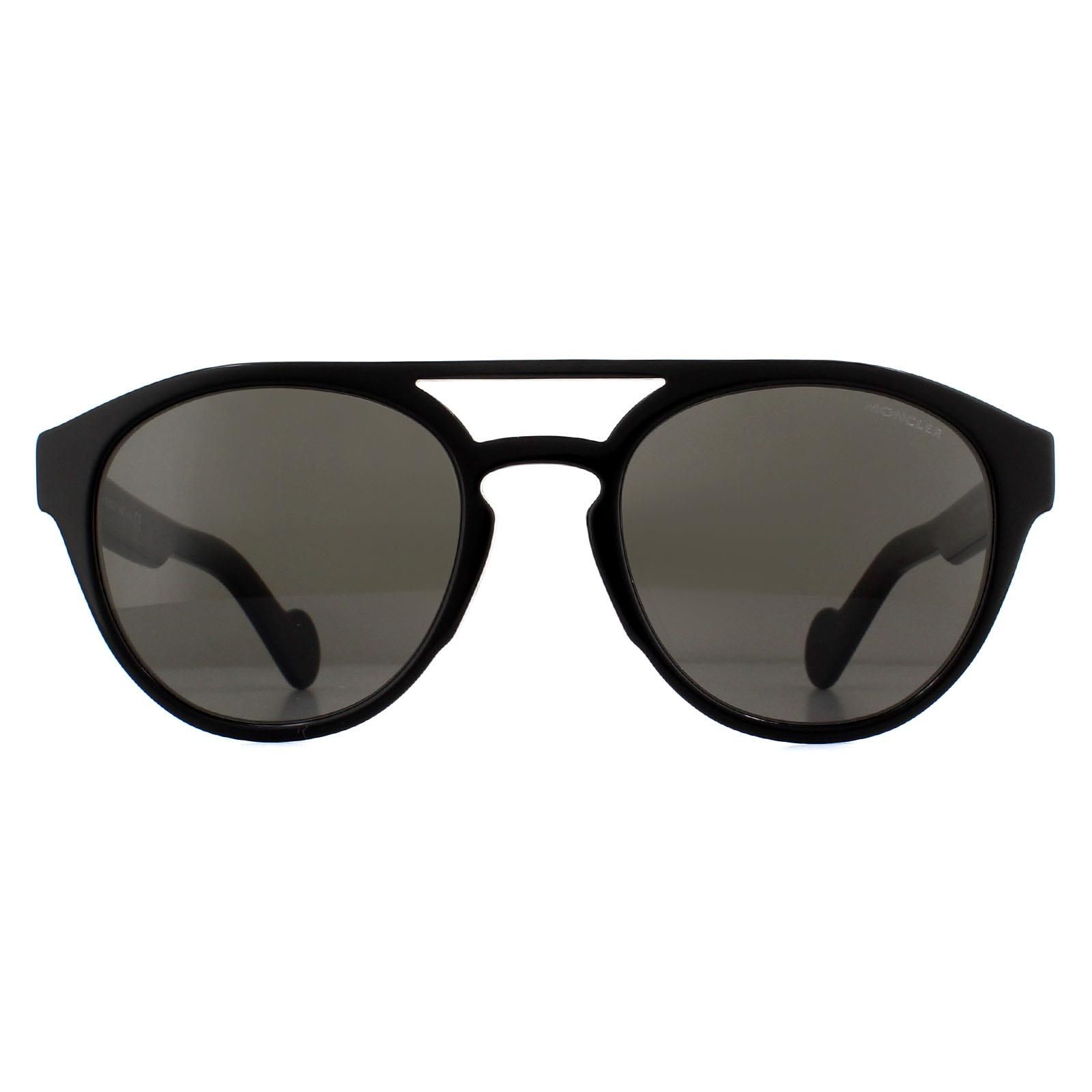 Moncler Sunglasses ML0075F 01A Shiny Black Smoke are a statement pair with rounded lenses and top bar. The lightweight acetate frame features the Moncler logo on the temples for brand recognition.