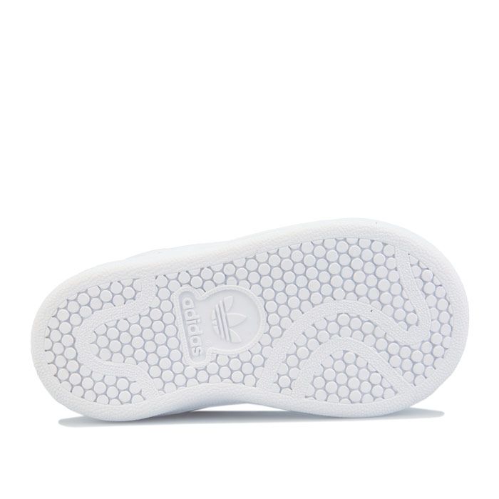 Infant Girls adidas Originals Stan Smith Trainers in white.- Leather upper.- Elastic lace closure.- Perforated 3-Stripes to sides. - Soft feel.- OrthoLite® sockliner and Adifit length-measuring insole.- Rubber cupsole.- Leather upper  Synthetic and textile lining  Synthetic sole.- Ref.: FV2917