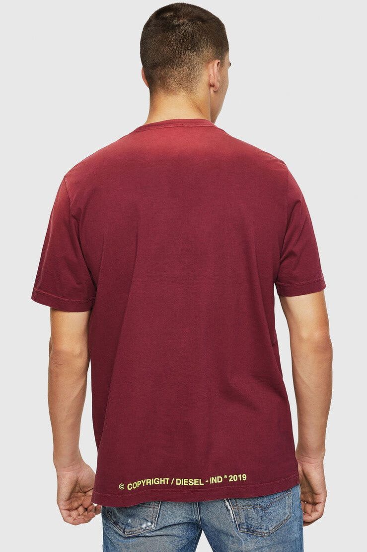 Brand: Diesel   Gender: Men   Type: T-shirts   Color: Red   Pattern: Plain   Neckline: Round Neck   Sleeves: Short Sleeve   Season: Spring/summer . print:plain. neckline:roundneck. sleeves:short-sleeve