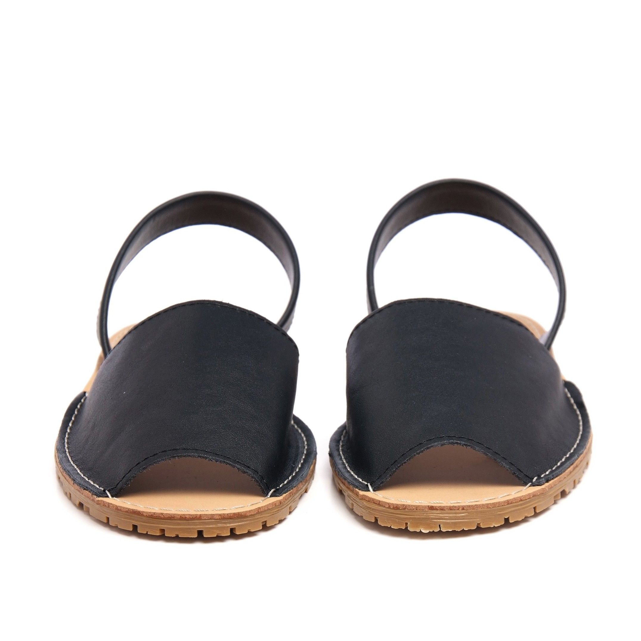 Classic leather sandal Menorquina. Upper and inner: leather. Sole: anti-slip rubber. MADE IN SPAIN