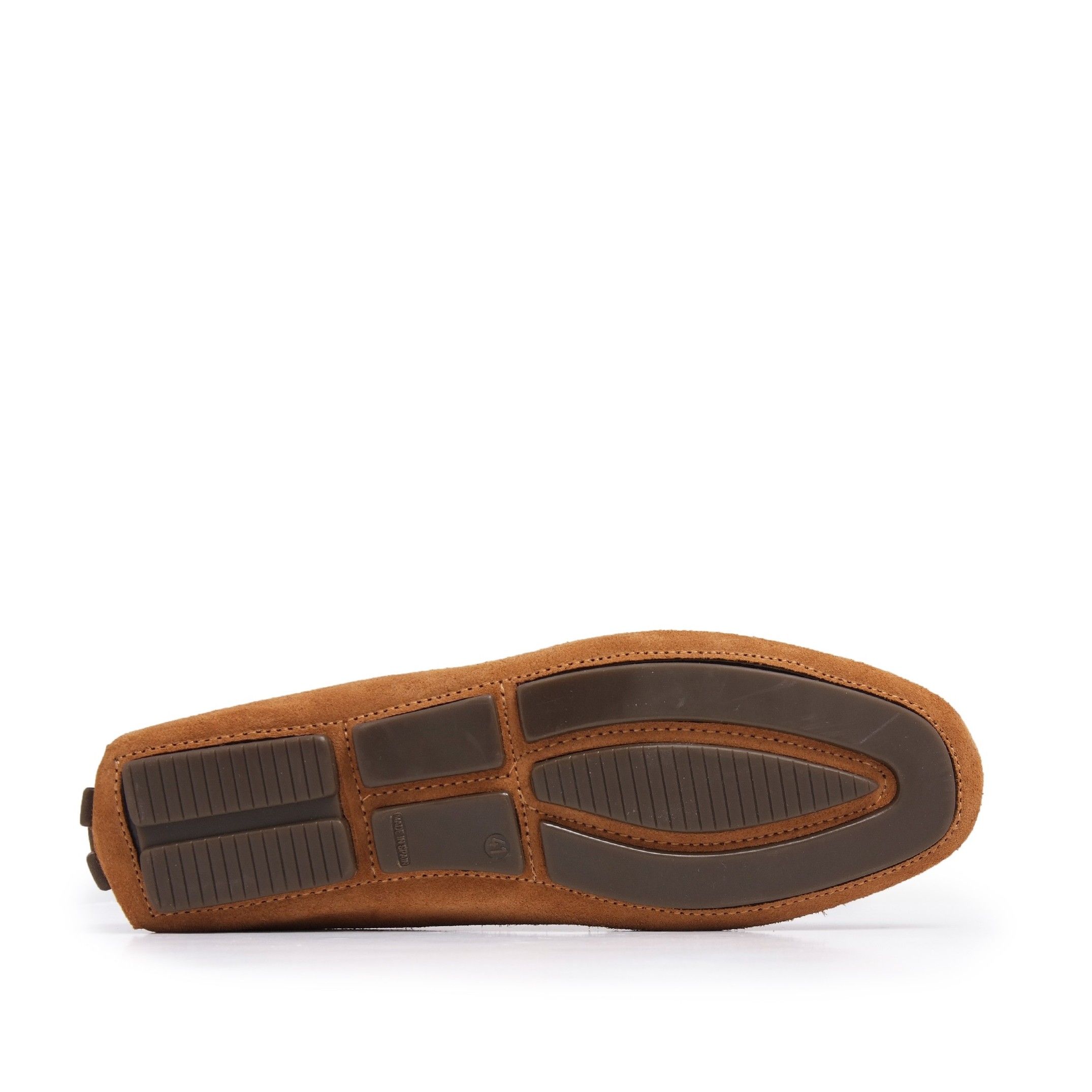 Split leather moccasins with two-color strip and stitched conductive sole. Upper made of split leather. Inner made of leather. Insole made of leather. Sole made of Polyurethane. This product is manufactured in Spain.