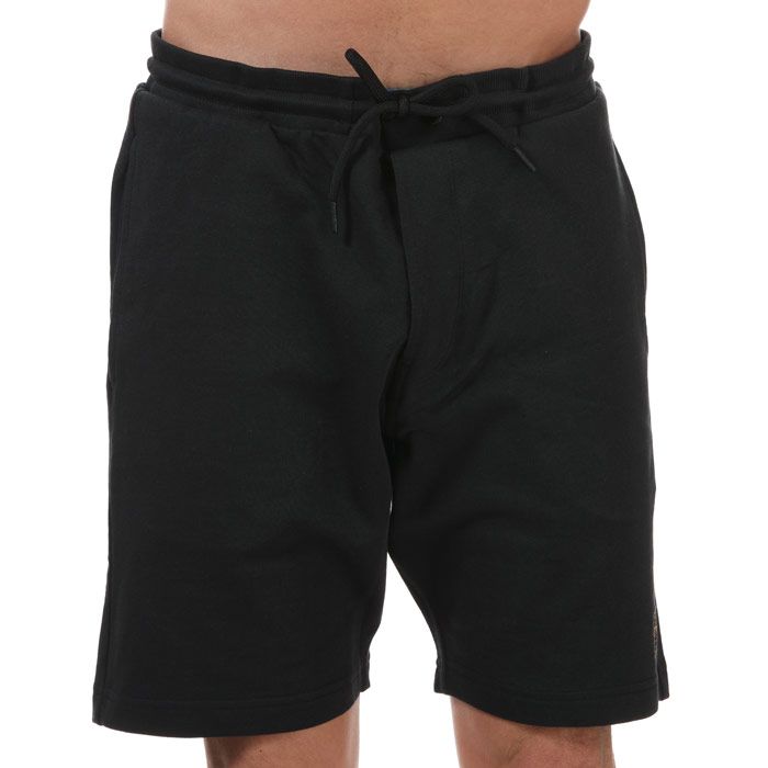 Mens Luke 1977 Get Shorty Shorts in black.<BR>- Contrast drawstring waist.<BR>- Lion crest on left leg.<BR>- Two waist pockets and one rear pocket.<BR>- Main material:  100% Cotton. Machine washable.<BR>- Ref: M370330GBLACK