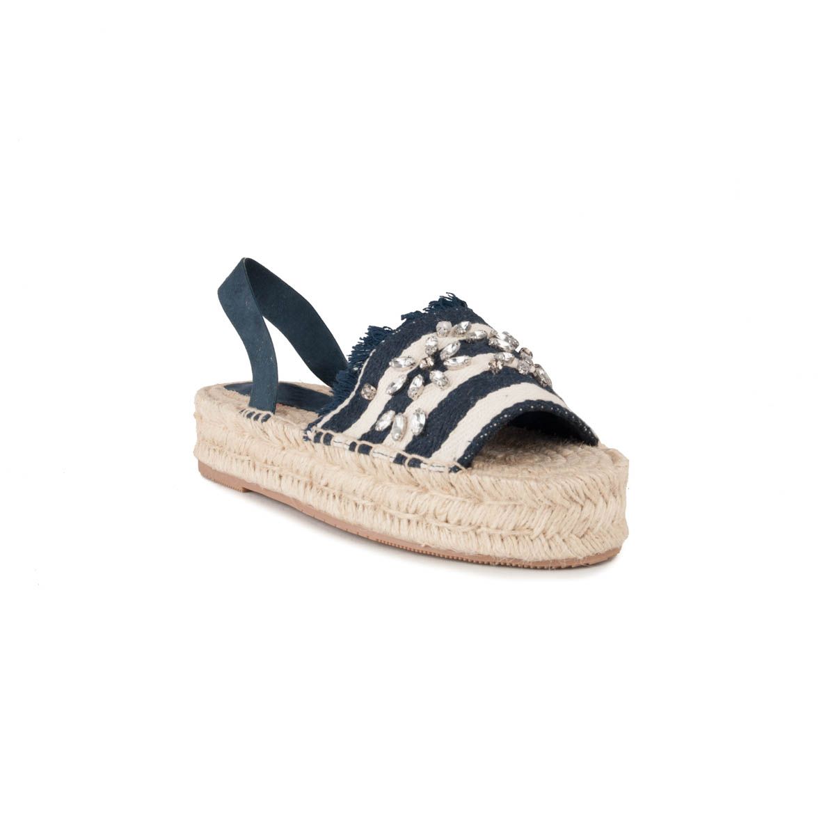 Great for summer thanks to its style and comfort. Unica and different thanks to its traditional Ibizan mix with the touch of platform and small stones. Natural and textile material for greater comfort and freshness in summer. Anti-slip rubber patin that covers the entire esparto sole. 4 cm platform.