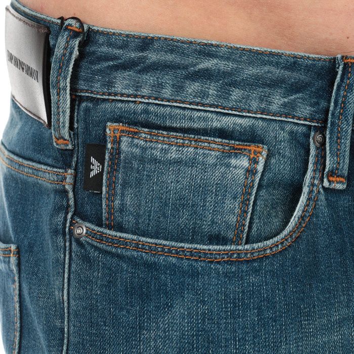 Mens J06 Slim Fit Jeans.<BR><BR>- Button fastening<BR>- Contrast stitching<BR>- Regular fit<BR>- Stretch fit allows for improving comfort <BR>- Eagle badge branding to reverse pocket <BR>- Branding patch to reverse<BR>- 98% Cotton  2% Elastane. Machine Washable<BR>- Ref: 8N1J06 1D0MZ 0941