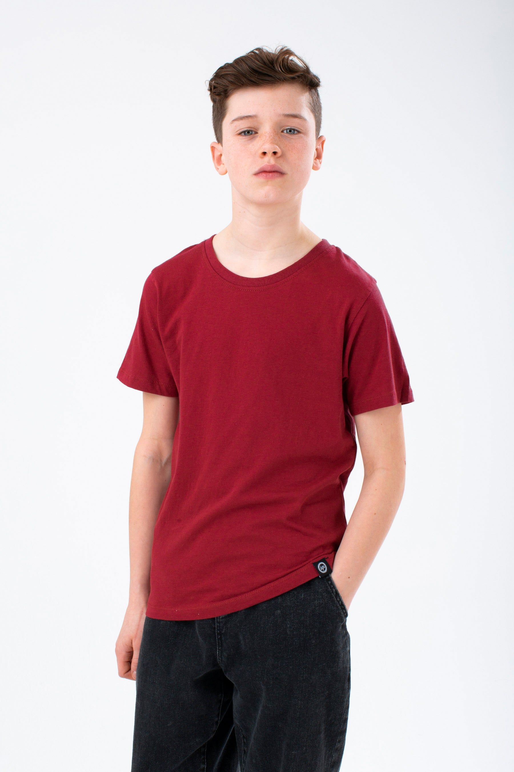 Make the most of your spending and stock up on your go-to styles. Our 3-pack Multi-pack kids t-shirts will keep you covered for every occasion, whether you're dressing up or down this weekend. Style them with jeans or joggers, and an oversized denim jacket. With a crew neckline and short sleeves for a classic fit. Finished with the iconic HYPE. crest logo on a woven tab.