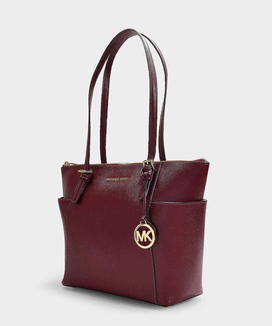 Distinctive glamour and elegant silhouettes are calling cards of diffusion line MICHAEL Michael Kors. Drawing inspiration from New York’s busy vibes to design its edit of shoes, bags and accessories, the label captures the jet-setter lifestyle and the all-American dream. Amongst its best-selling styles, it’s included the Jet Set shopper, the Rhea backpack and the Mercer tote.