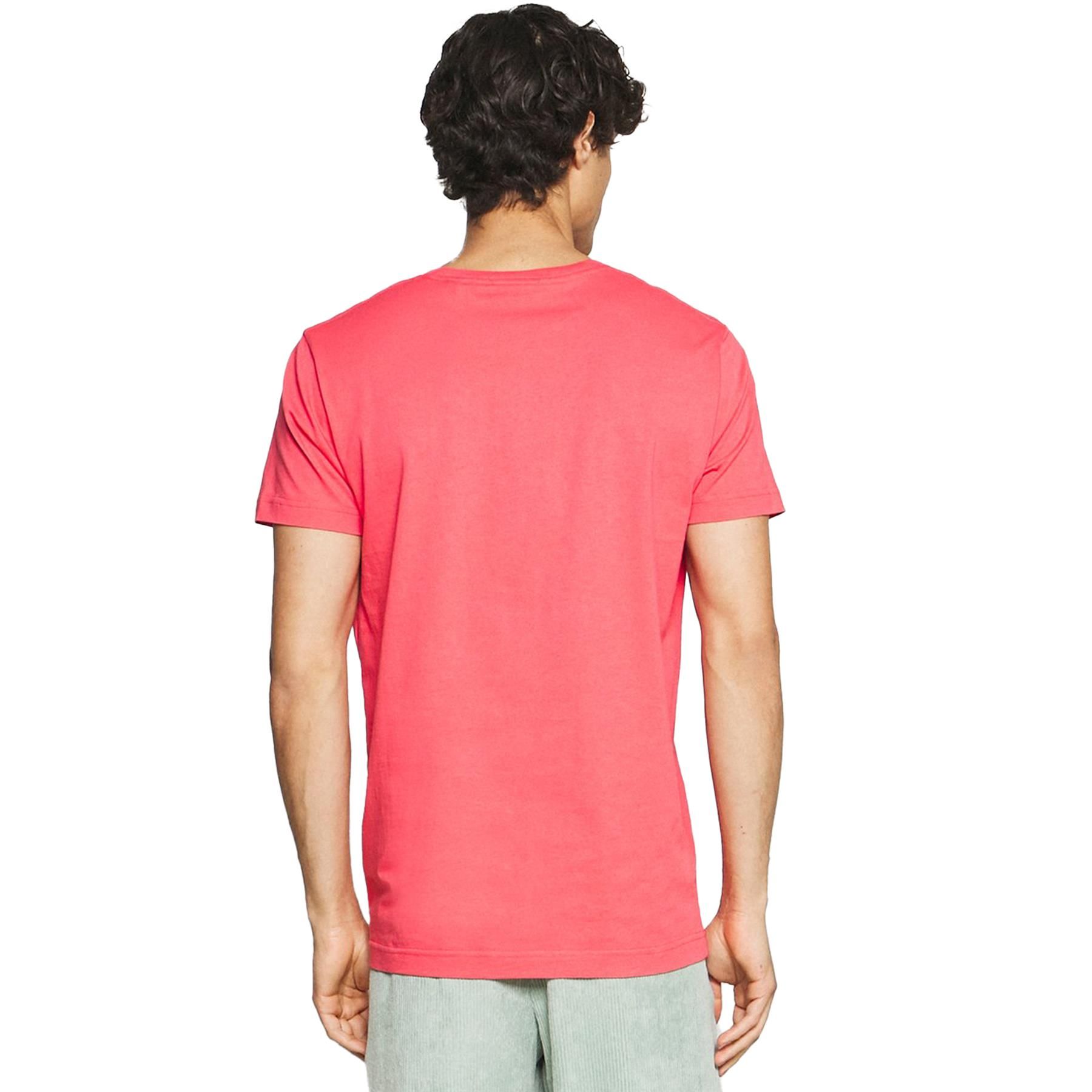 These Original Mens Designer Gant T-Shirts feature the brands classic Logo and a Crew Neckline. Crafted With 100% Cotton, these Lightweight and breathable Regular Fit T-shirts are Machine Washable.