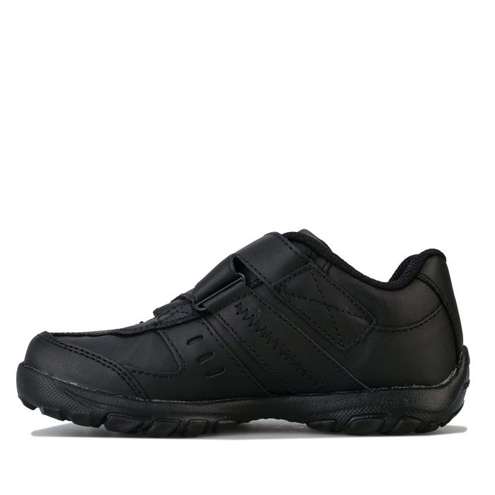 Junior Boys Skechers Grambler Zeem Trainers. – Adjustable hook and loop closure strap. – Perforated synthetic upper. – Smooth synthetic overlays at toe. – Pull tab to heel. – Comfortable fabric lining. – Memory Foam cushioned comfort insole. – Branding to strap and side. – Synthetic upper – Textile lining – Synthetic sole – Ref: 96314L BBK