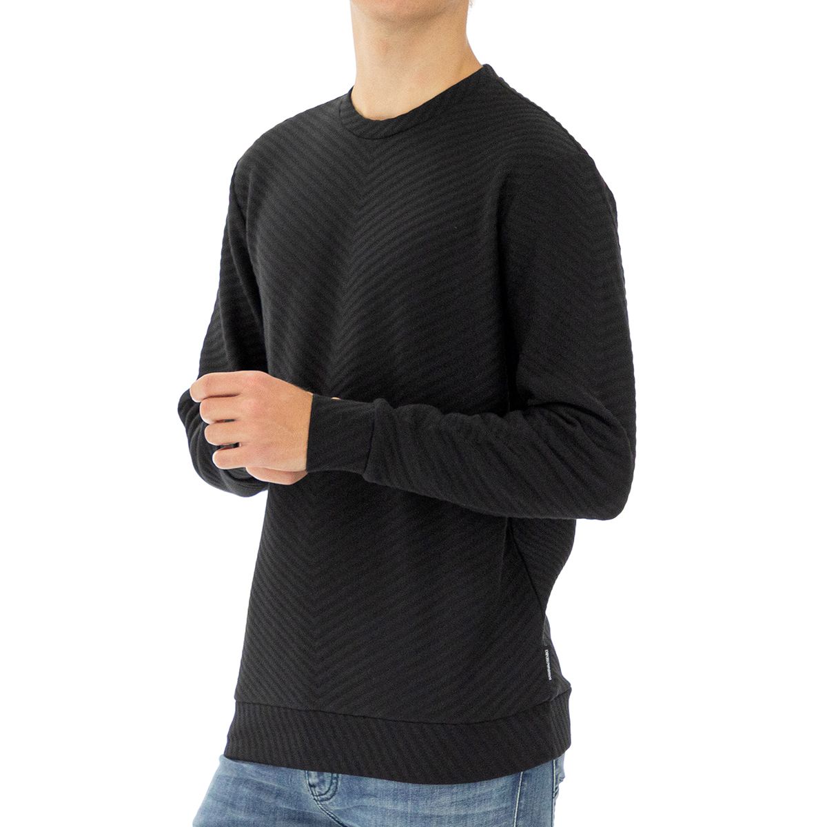 Emporio Armani 6Z1MA91J25Z-0002-L Versatile and trendy, this black sweatshirt will complete any sporty-casual look.